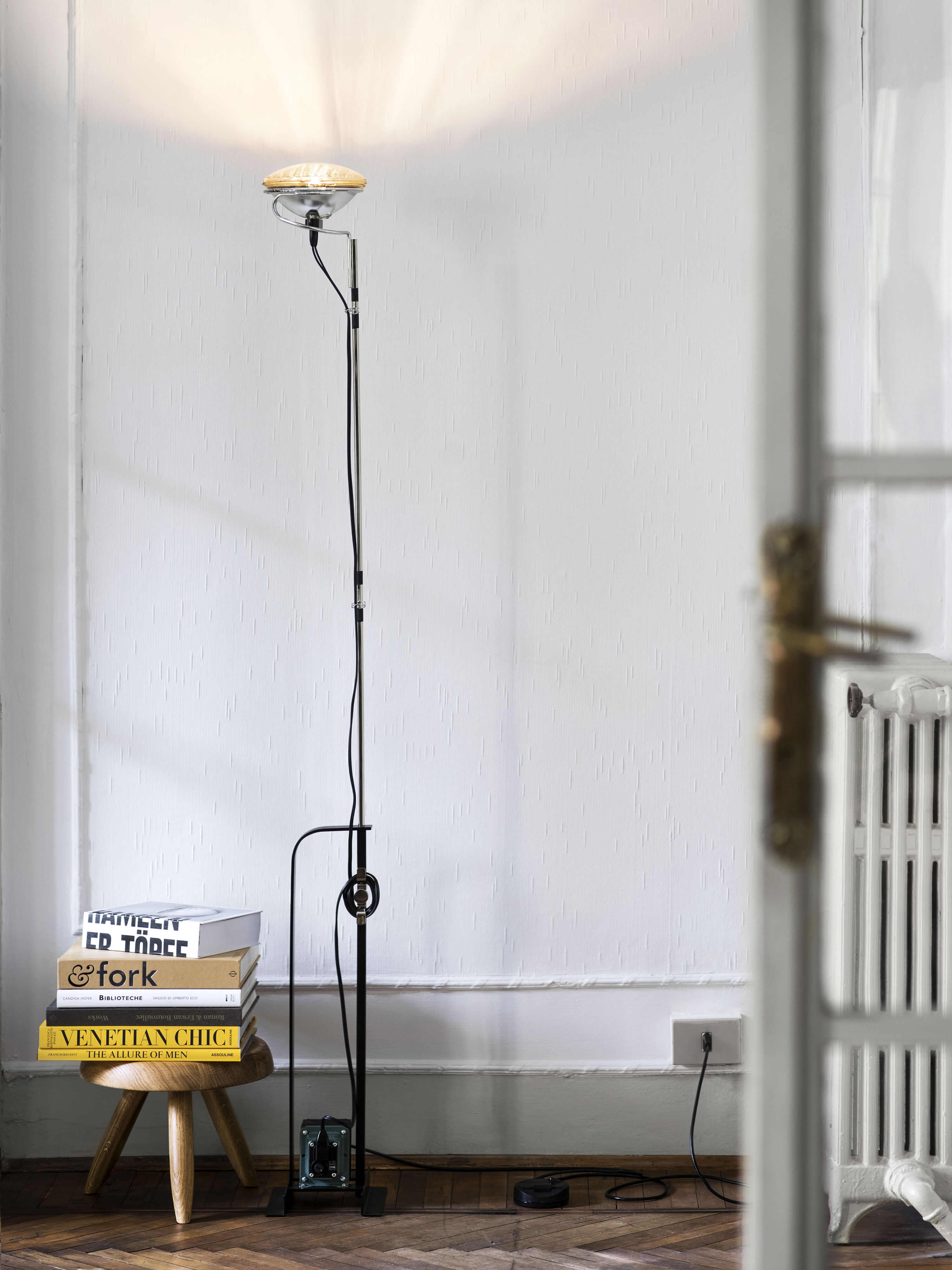 toio_black_f_castiglioni_3_4_1