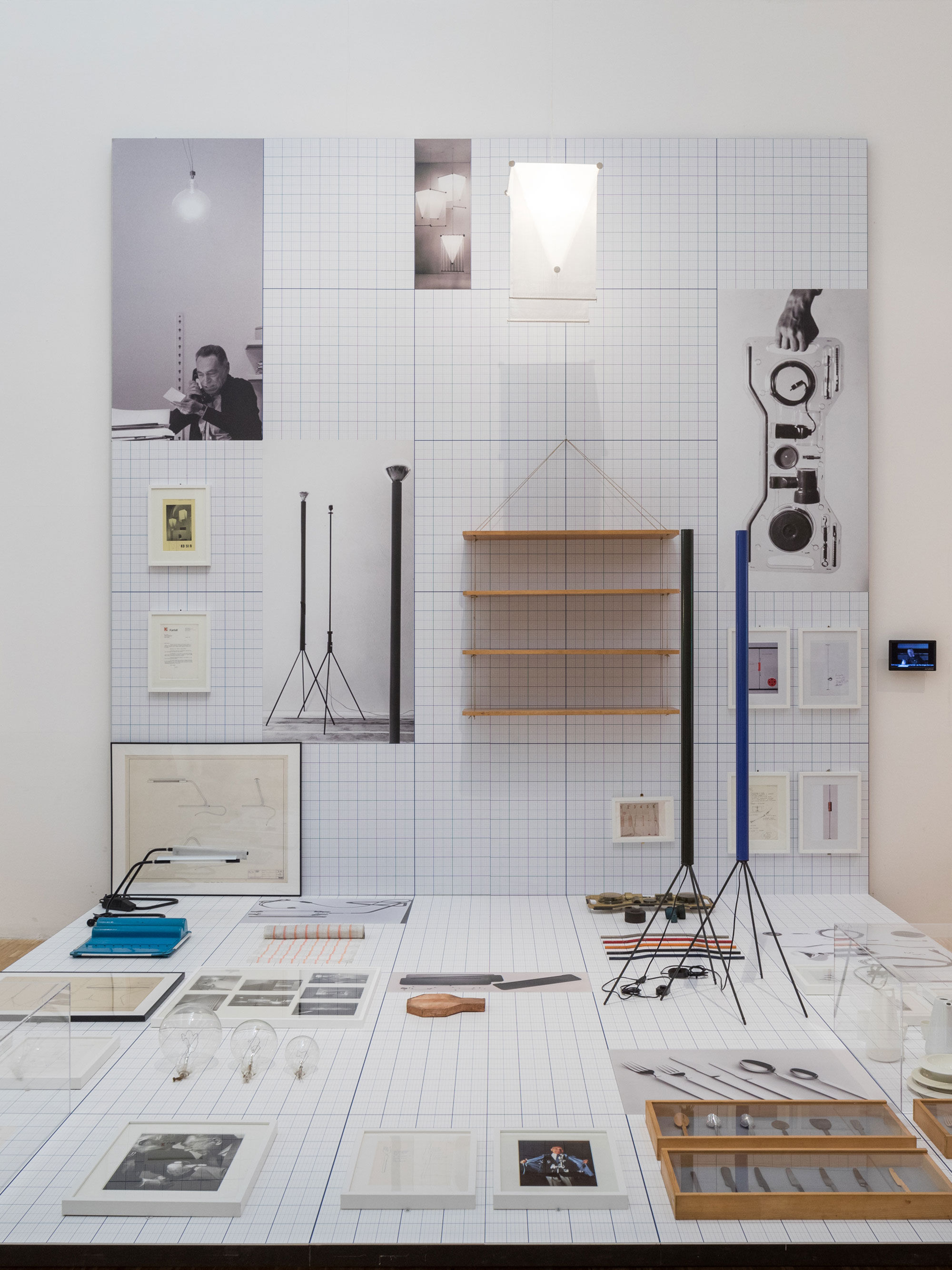 FLOS_About-us_Museum-Exhibition_mobile