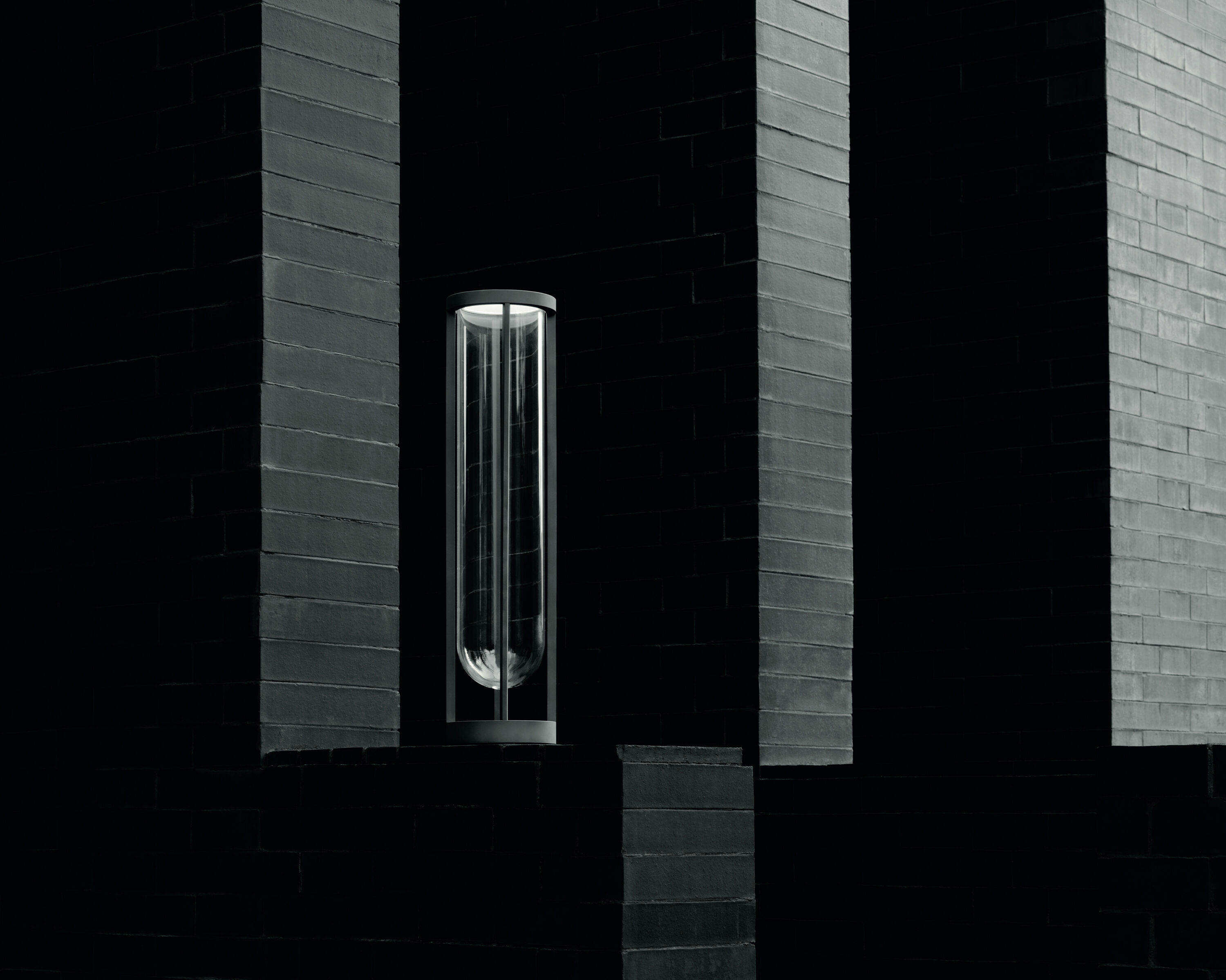 In Vitro Bollard 1 Dimmable 1-10V