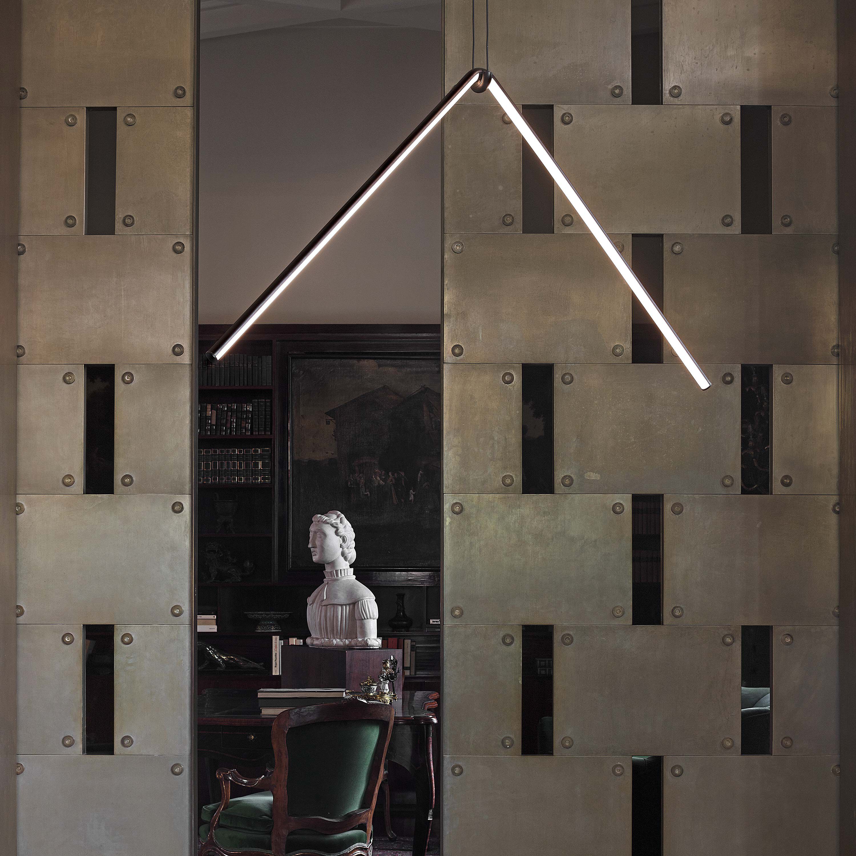 Arrangements Broken Line