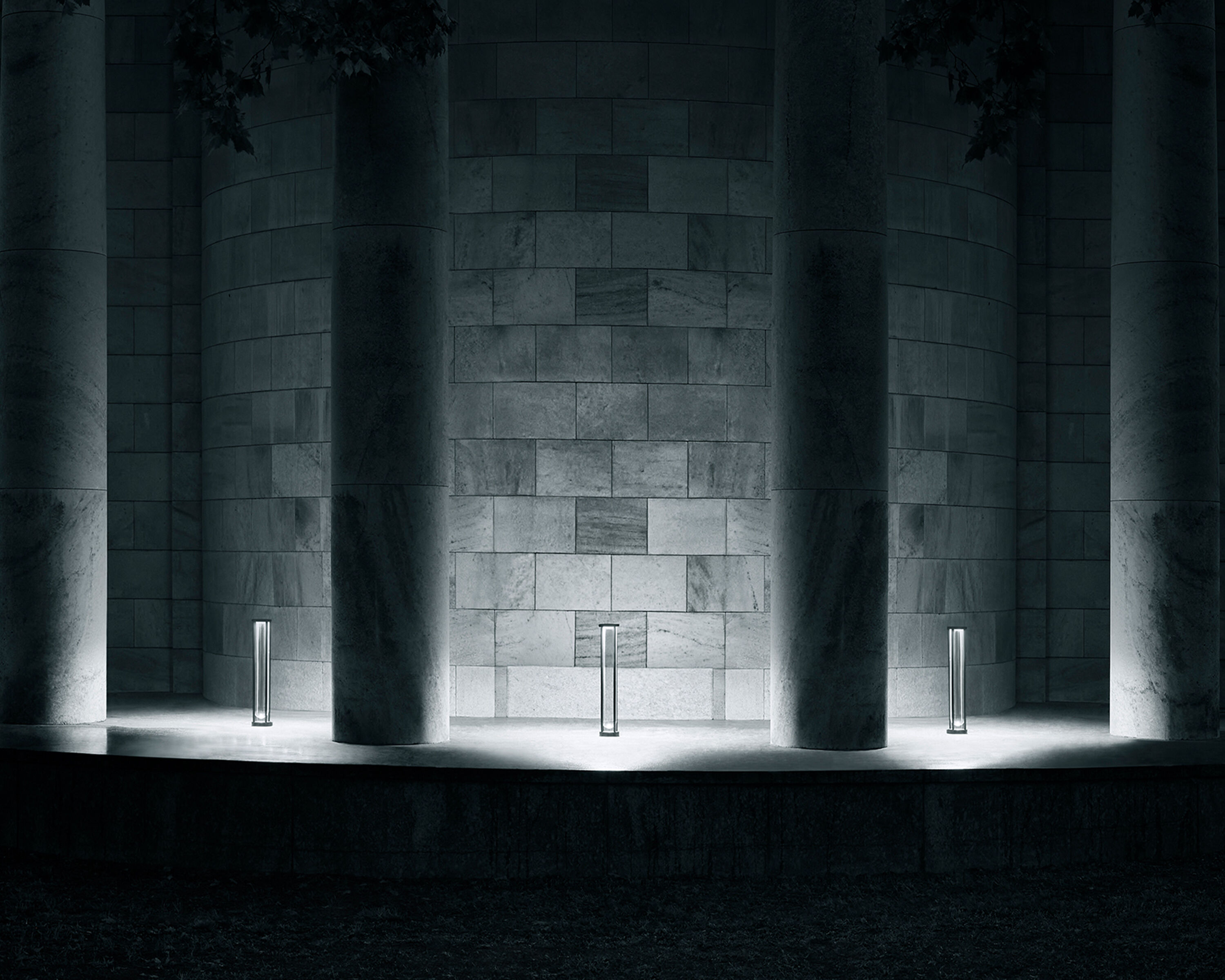 In Vitro Bollard 1 Dimmable 1-10V