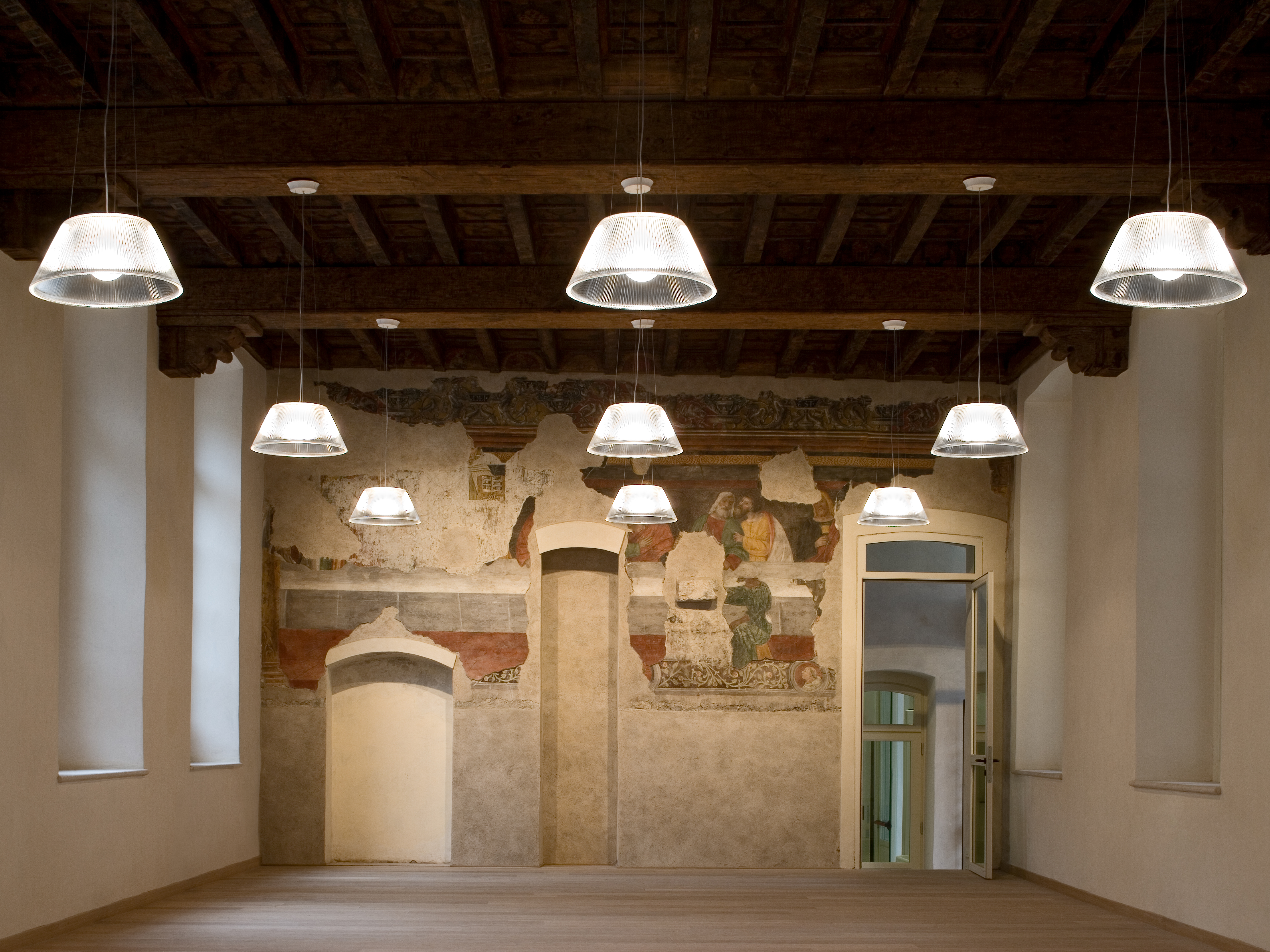 Romeo Moon Suspension 2, , lifeshot