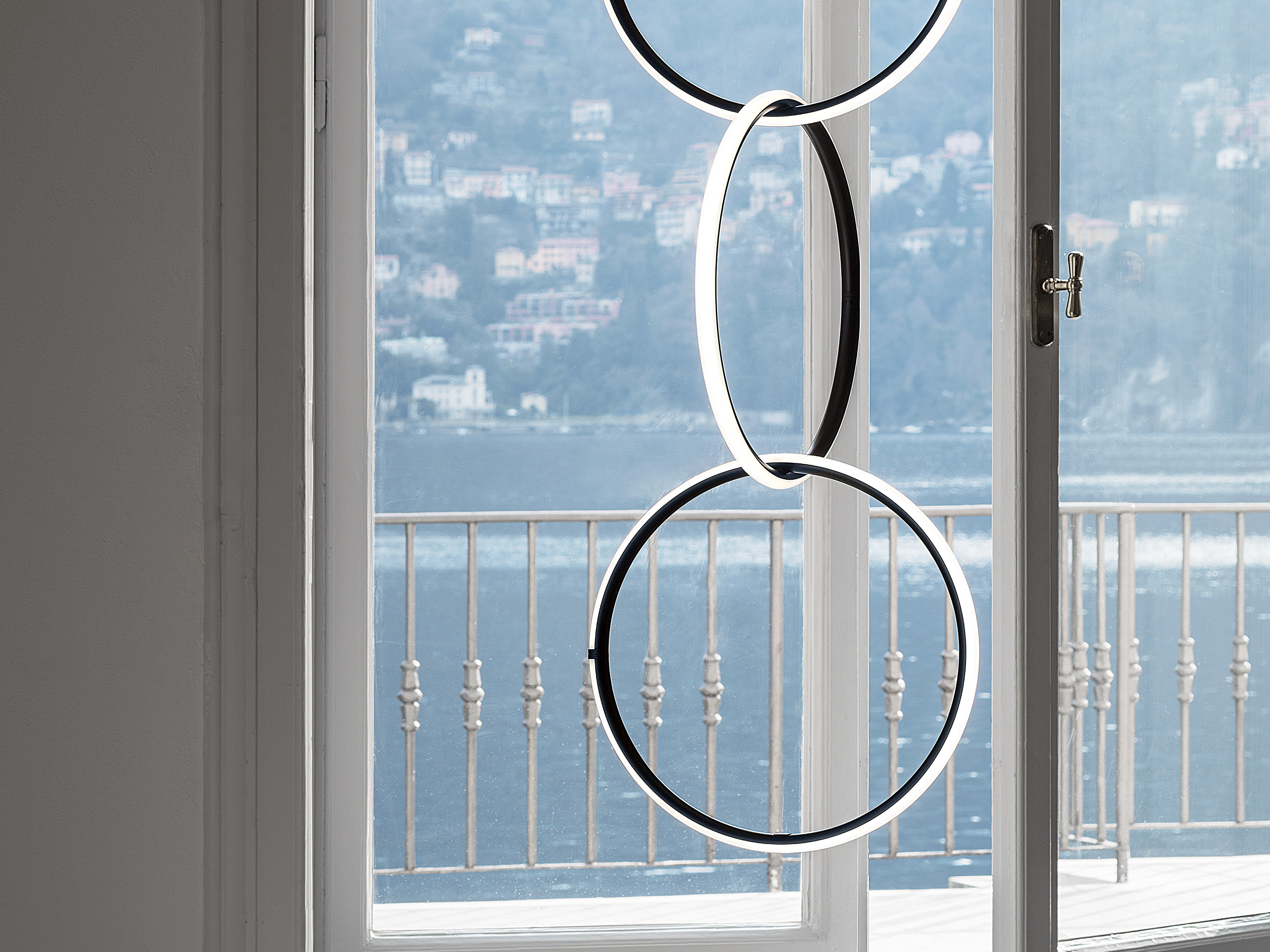 Arrangements Round Small, , lifeshot